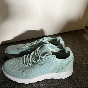 Geox tennis shoes, only worn once!